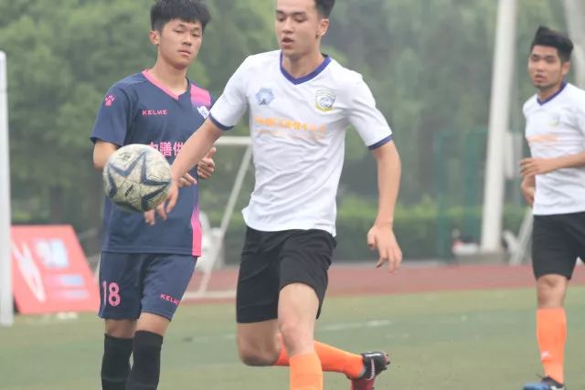 奥尼尔现场观看中国女篮比赛 与老友姚明重逢