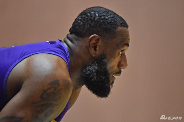 班凯罗绝杀魔术送活塞5连败 绿军豪取8连胜